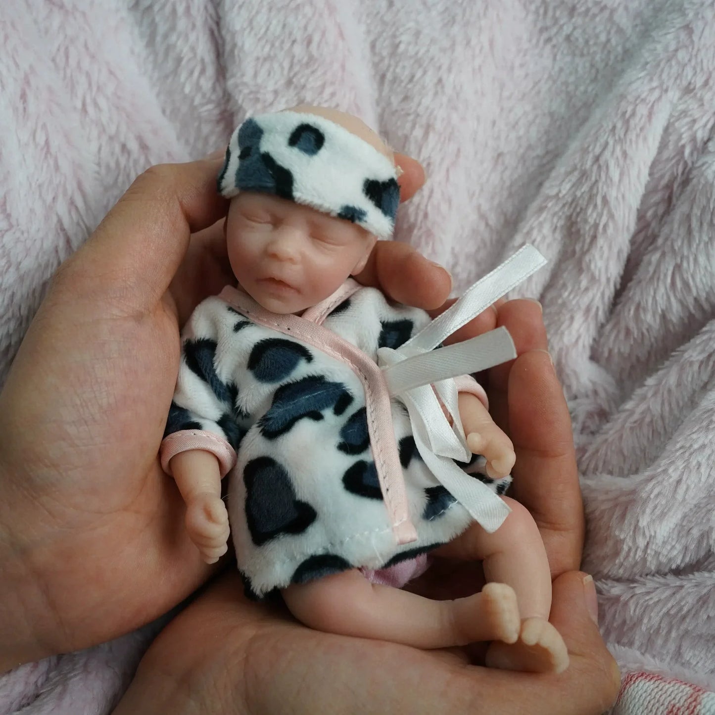 Mini poupée bébé reborn de 15 cm yeux fermés et vêtements de vache-Darren