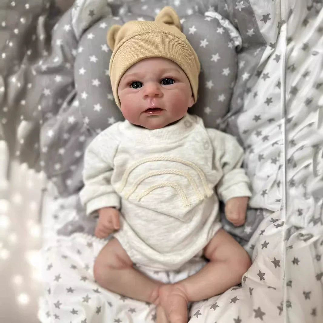 Bébé Reborn de 48 cm yeux ouverts corps souple vêtements gris – Elijah