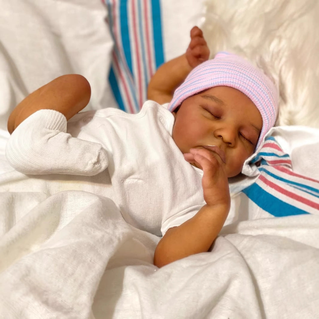 Poupée Reborn Miles de 45 cm yeux fermés peau foncée - Levi