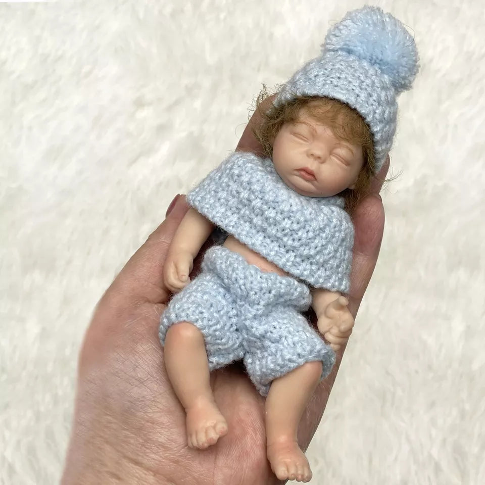 6 pouces yeux fermés cheveux courts mini poupée reborn en silicone fille