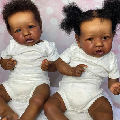 Poupée Reborn Twins Saskia à peau foncée et yeux ouverts de 22 pouces