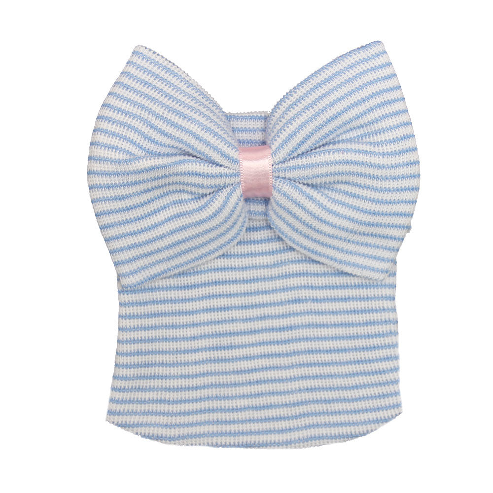 Bonnet de bébé tricoté avec noeud mignon