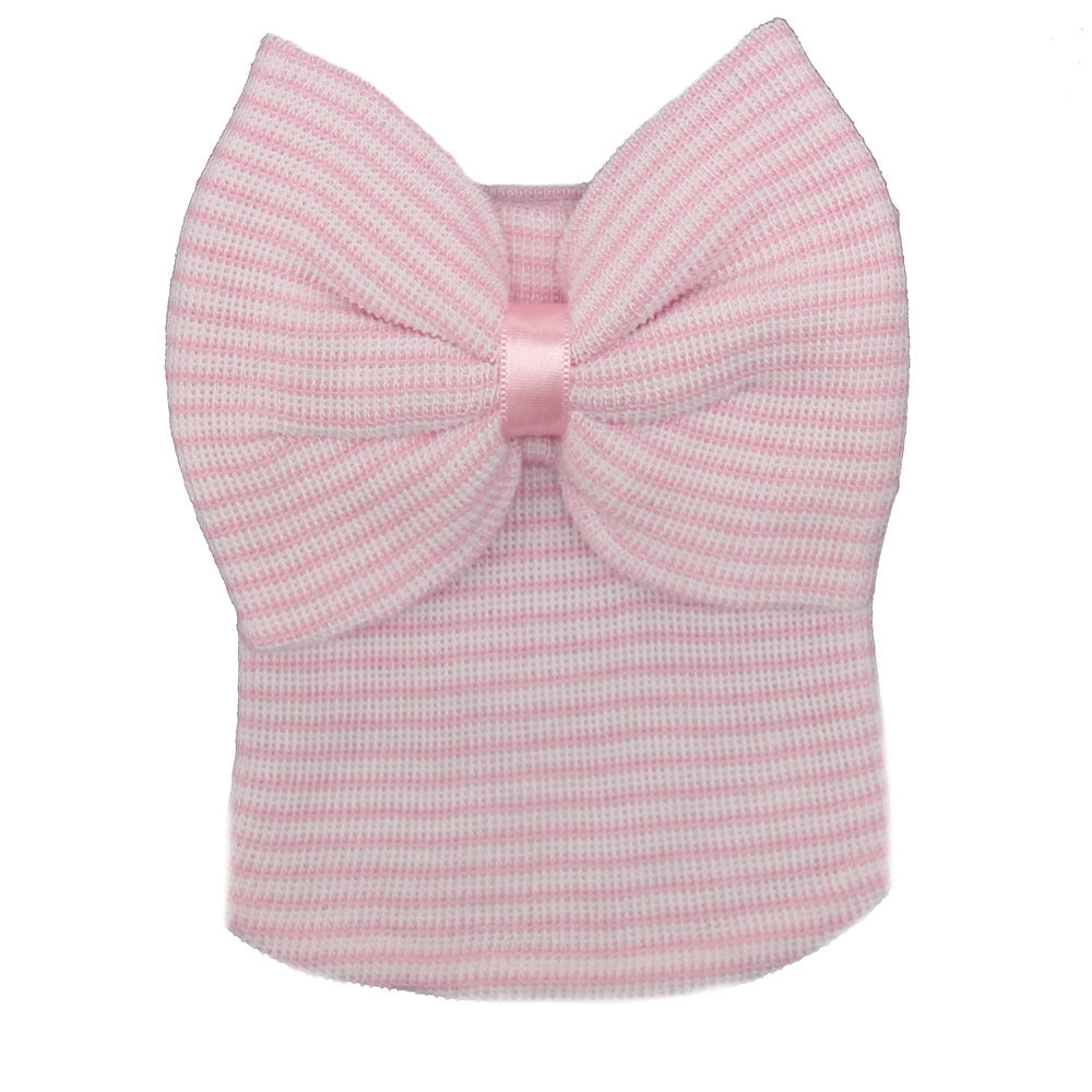 Bonnet de bébé tricoté avec noeud mignon