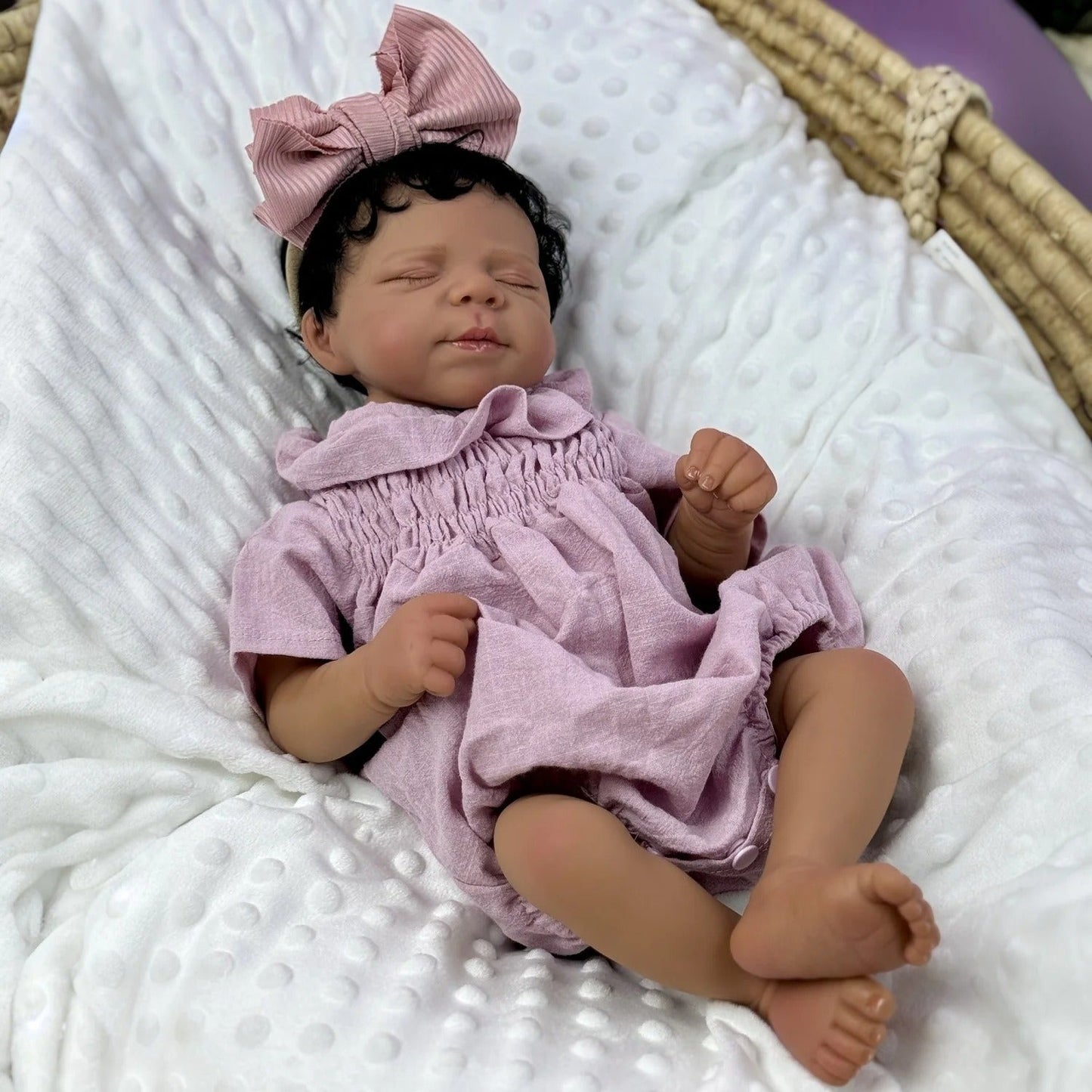 Bébé Reborn Fille Mignon Setlla Peau Foncée Endormi 48cm - Pascale