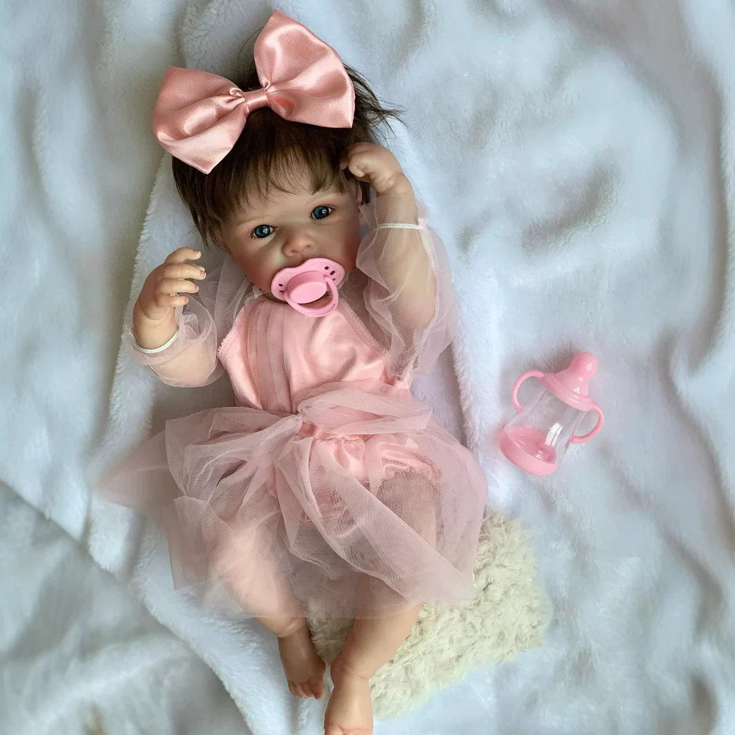 Quinn 18 pouces yeux ouverts cheveux courts Bettie bébé reborn fille en robe rose