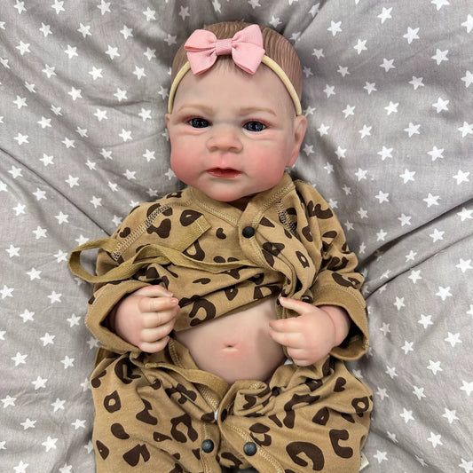 Bébé fille reborn de 50 cm yeux ouverts en tenue léopard - Elijah