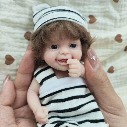 Mini sourire 6 pouces Reborn Garçon -yannik