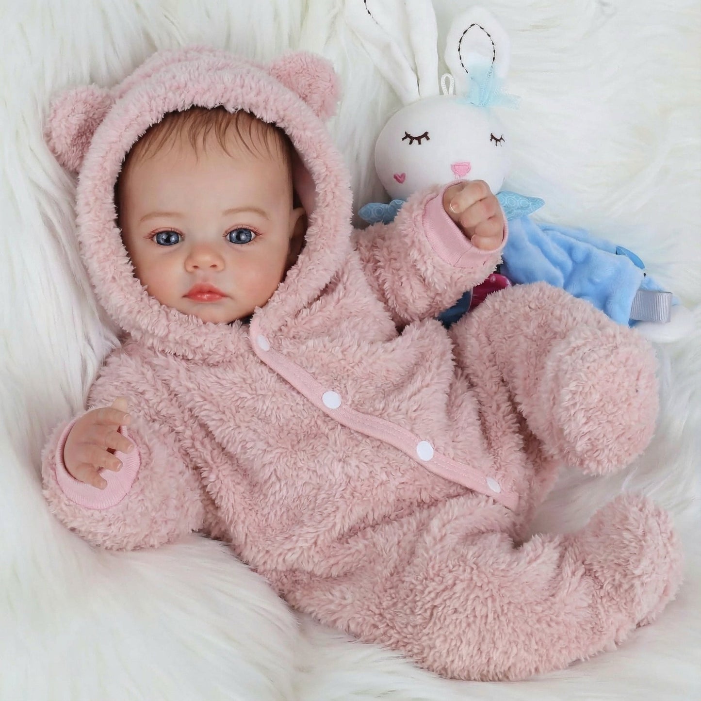 Bébé reborn Meadow de 48 cm aux yeux bleus vêtu de vêtements en peluche