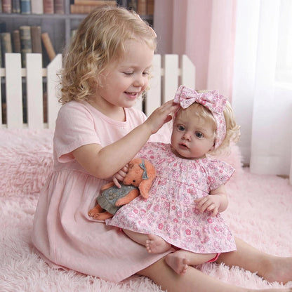Poupée reborn Chloé blonde de 48 cm (19 pouces) en robe à fleurs