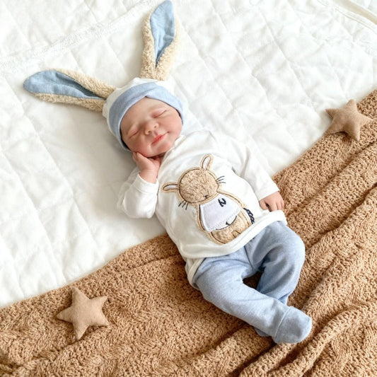 Poupée nouveau-né reborn Pascale 48 cm yeux fermés peinte à la main d'un réalisme saisissant